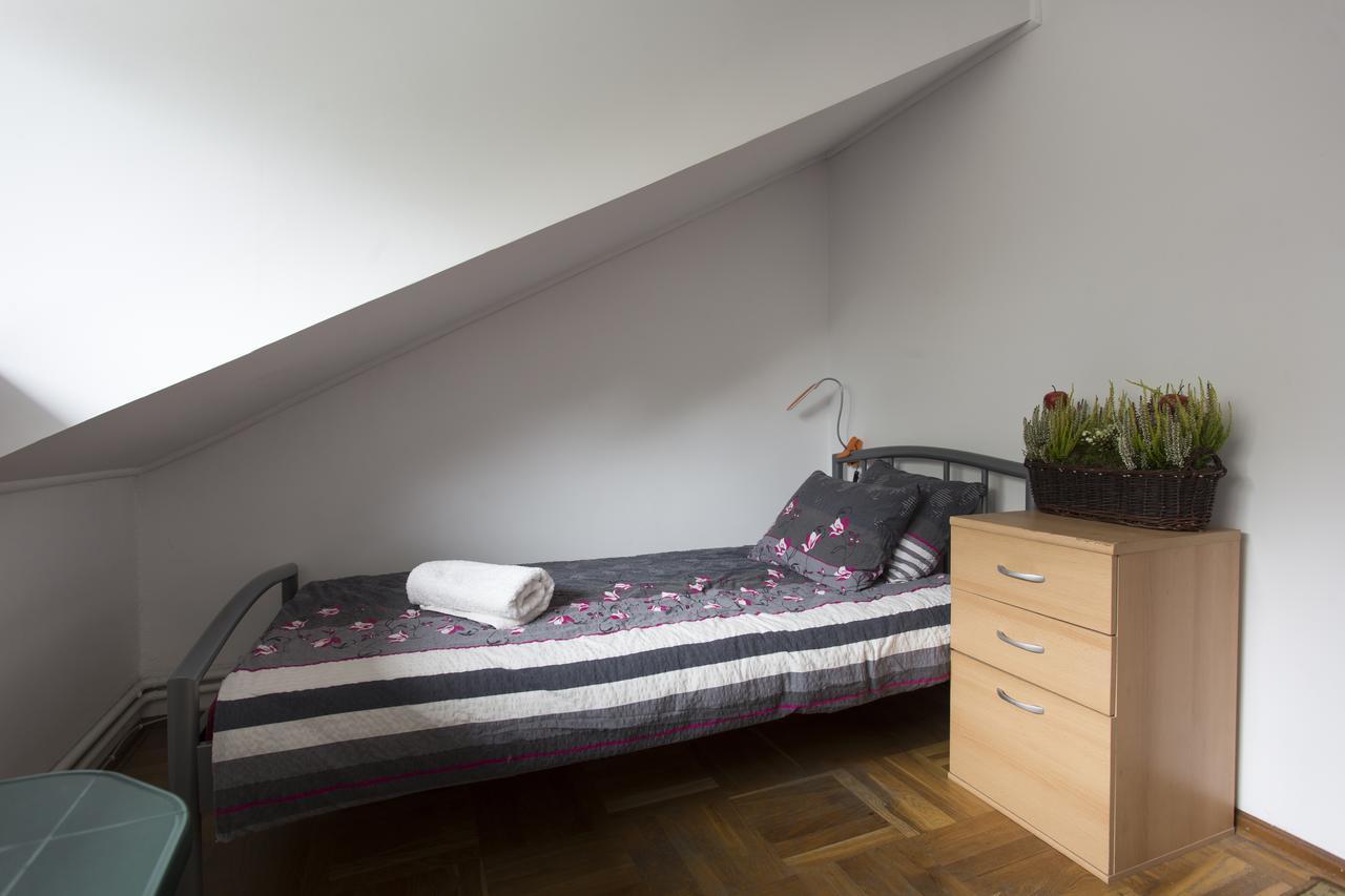 Rent0Nline Brwinow Rooms Ngoại thất bức ảnh